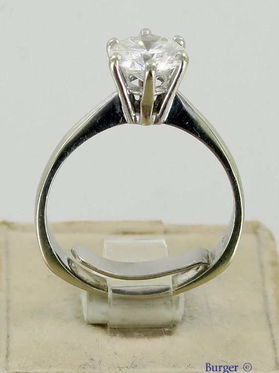 Diverse - 14K White Gold Solitaire Ring