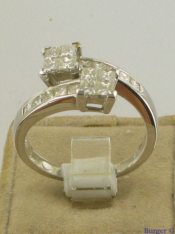 Diverse - 18K White Gold Ring with Diamonds