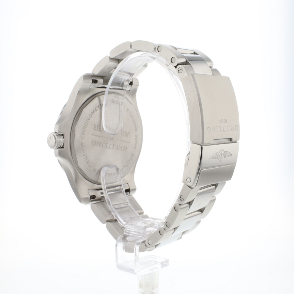 Avenger 43 Steel Black