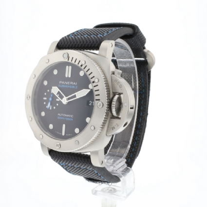Luminor Submersible 42 Black Dial