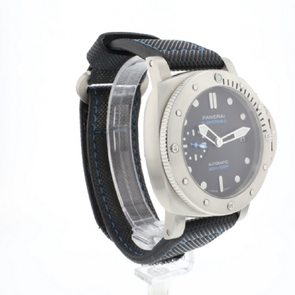 Luminor Submersible 42 Black Dial